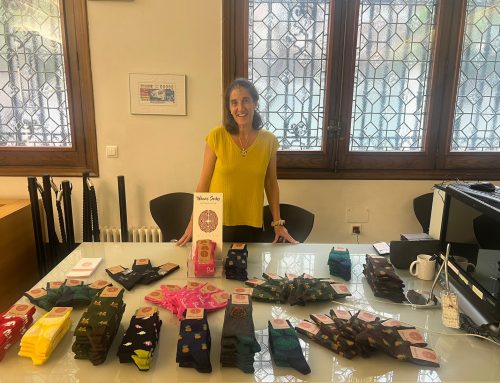 Venta Solidaria de Calcetines Waves Socks en Zaragoza